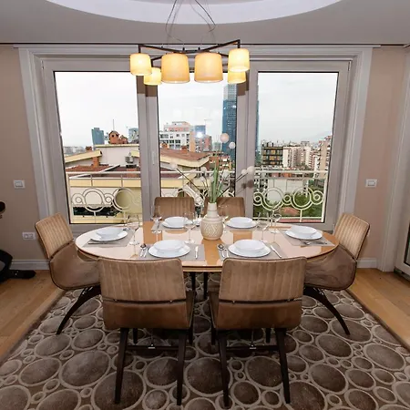 Luxury Penthouse Near Air Albania Apartament