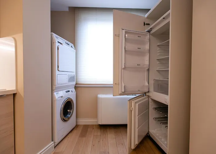 Lägenhet Luxury Penthouse Near Air Albania