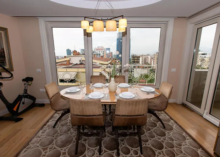 Luxury Penthouse Near Air Albania 公寓